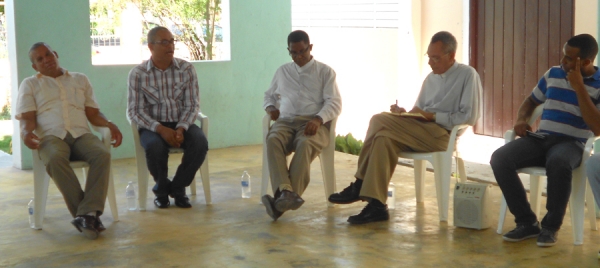 Reunión de organizaciones de la sociedad civil de Barahona y Bahoruco, con el Obispo de la Diosesis de Barahona, Rafael Leónidas Felipe Núñez.