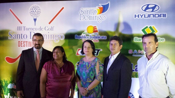 Directivos de la Asociación de Hoteles de Santo Domingo, dieron la bienvenida al cocteil para anunciar el Torneo de Golf Santo Domingo Ciudad Capital 2015.
