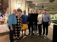 Bill y Hillary Clinton junto a Frank Rainieri y amigos en Punta Cana.