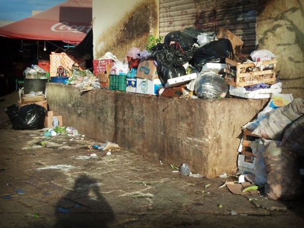 Denuncian problema de basura en zona mercado público Barahona: