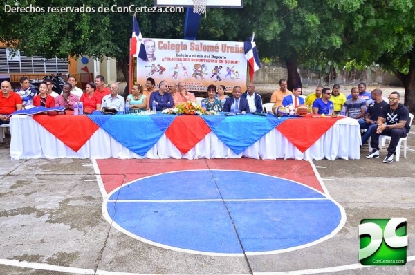 Colegio celebra día nacional del deporte en Moca 