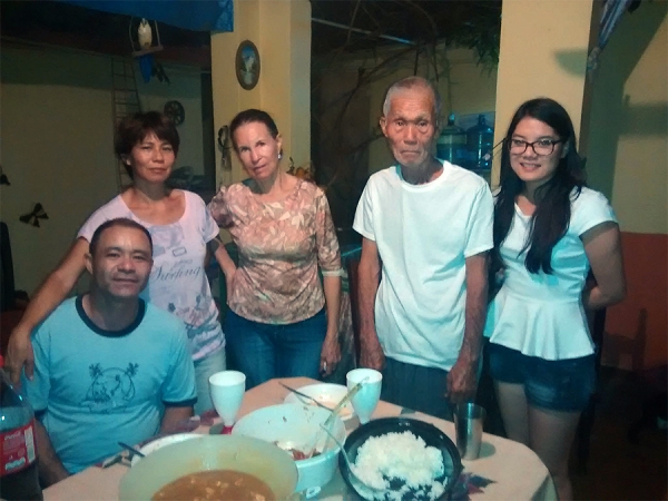 Familia Kokobún orienda de Japón establecidos en Azua de Compostela, República Dominicana.