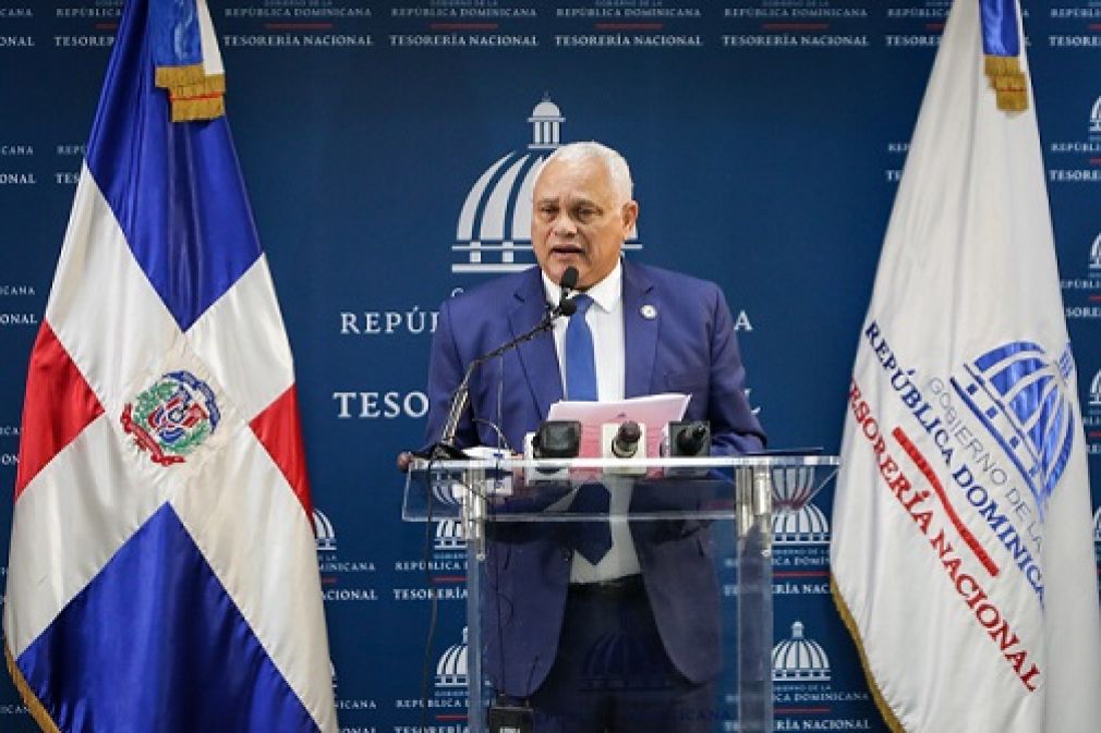 A su vez, el tesorero nacional, sugirió a las instituciones públicas cargar en el sistema electrónico de pagos sus nóminas temprano para agilizar la entrega a los servidores públicos.