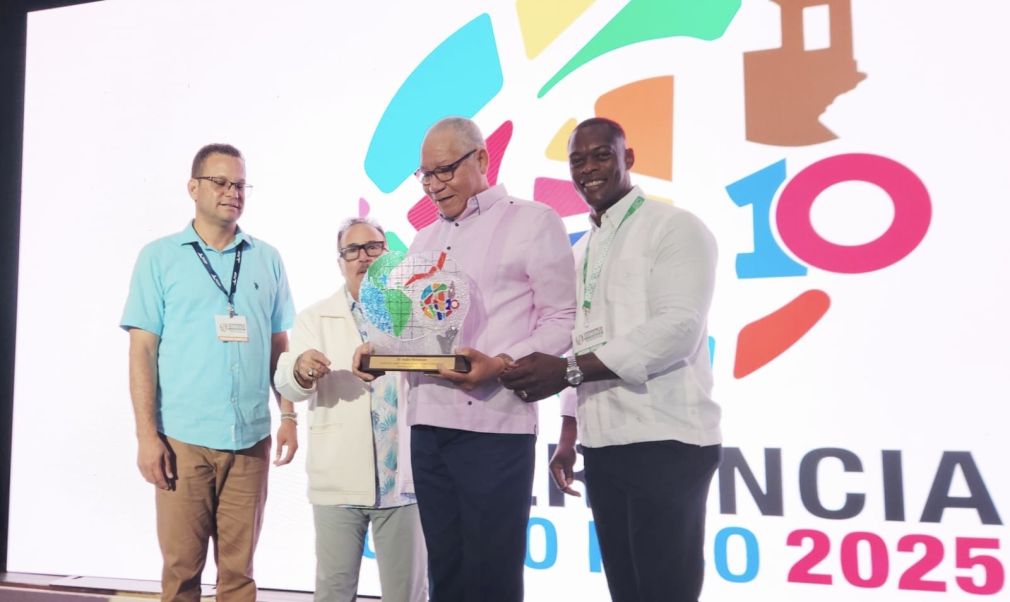 Pedro Richardson recibió el premio en Experiencia Puerto Rico 2025.