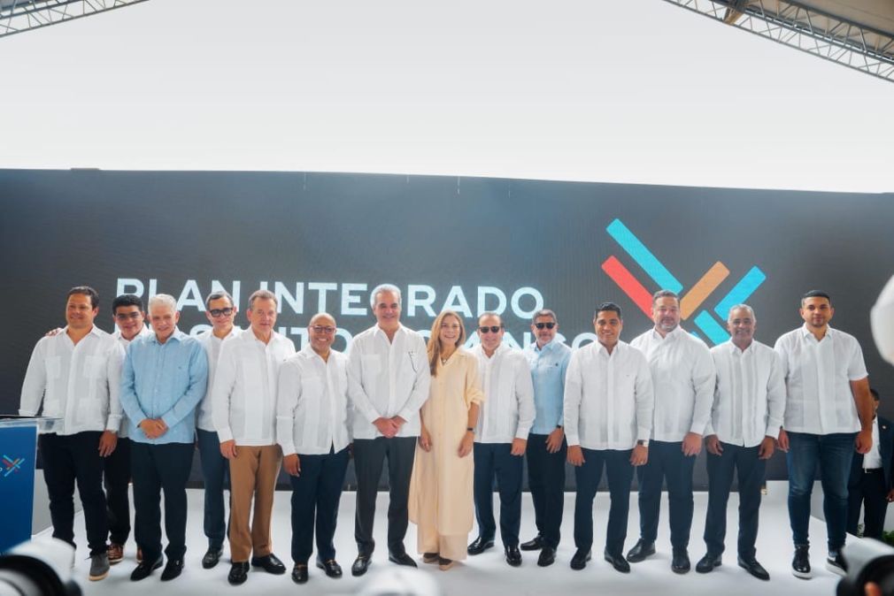 El presidente Luis Abinader y la alcaldesa del Distrito Nacional, Carolina Mejía, dieron inicio a la obra.