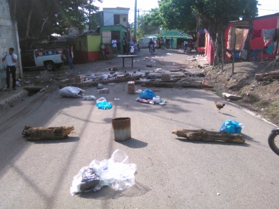protestan en el barrio Enmanuel Rodriguez por arreglo de desagüe pluvial: 