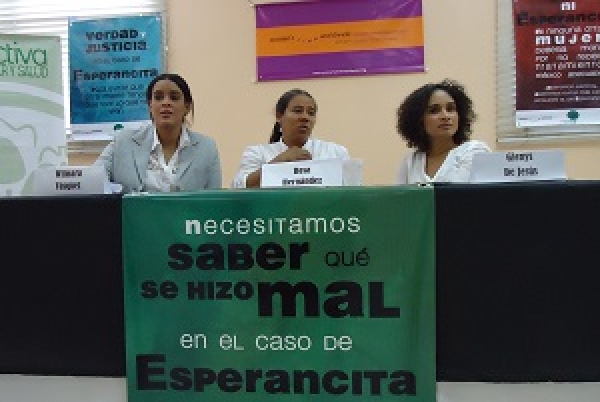 Madre exige aclaren malas prácticas en caso de su hija