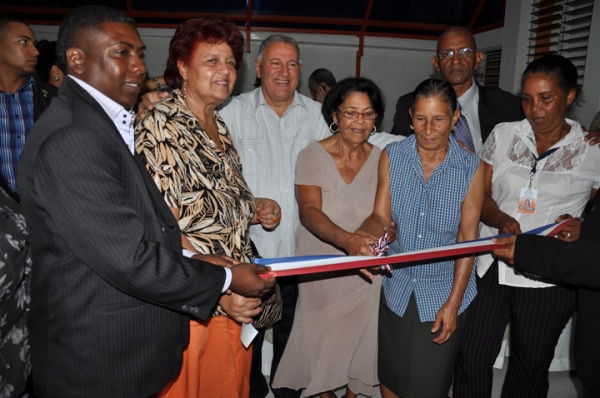 Inauguran biblioteca 