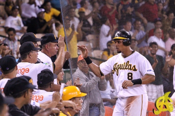 Águilas vencen a Los Toros