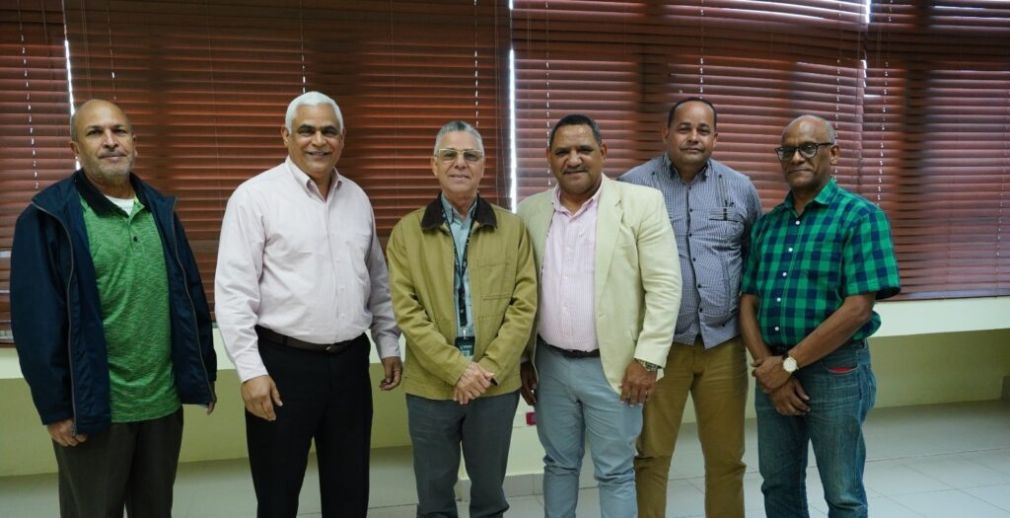 En el encuentro participaron representantes de los partidos Revolucionario Moderno (PRM), de la Liberación Dominicana (PLD), Alianza País, y otras organizaciones políticas.