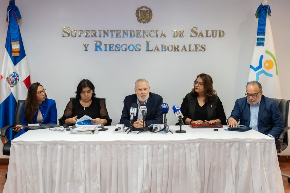 La iniciativa procura que las ARS con poblaciones de alto riesgo reciban fondos acordes a su gasto, para asegurar una gestión equitativa y sostenible de las necesidades de sus usuarios.
