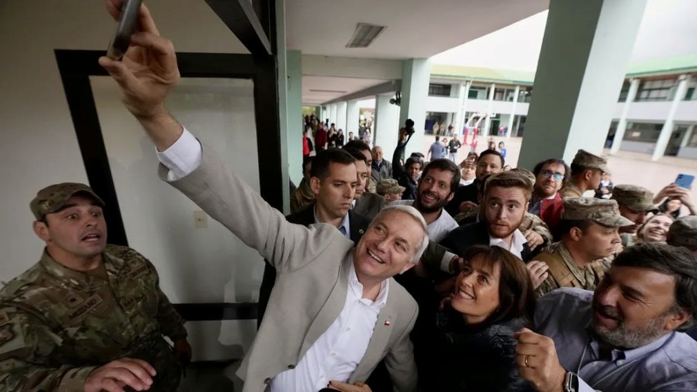 José Antonio Kast. AP. El candidato del Partido Republicano obtuvo cerca del 60 % de los votos y asumirá el poder el 11 de marzo de 2026.