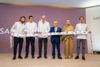 Presidente Abinader y ejecutivos de Globalia dejan inaugurado el establecimiento.
