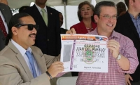 Gobernador de Puerto Rico presentó licencia de conducir para inmigartes