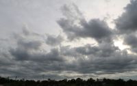 Cielo parcialmente nublado por efecto de una vaguada.