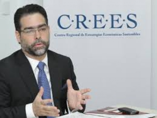 Selman dice Gobierno se gana RD$10 mil millones al no traspasar baja del petróleo a combustibles