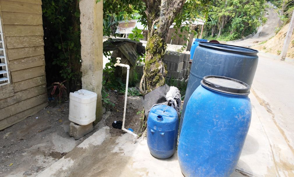 Comunitarios de Villa Trina claman por agua potable tras colapso de acueducto
.