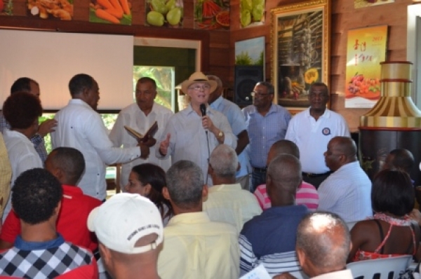 Mejía recibió respaldo de la dirigencia del PRM de San Cristóbal