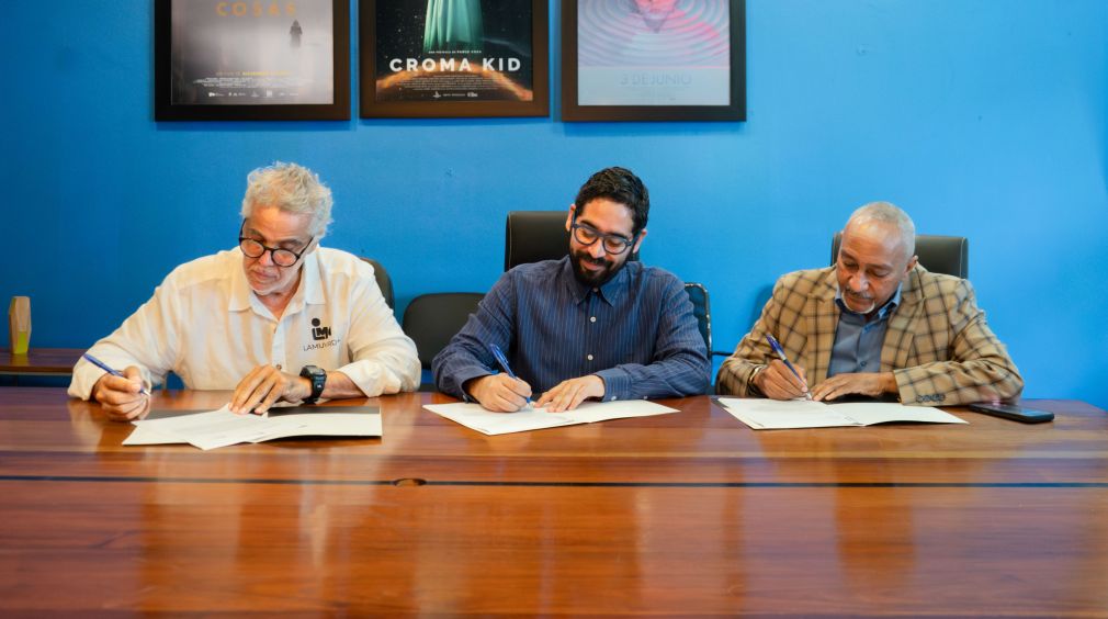 El acuerdo fue firmado por Rafael Elías Muñoz, VP de producción de Lantica y Ángel Muñiz, fundador de LAMUVIRD+. 