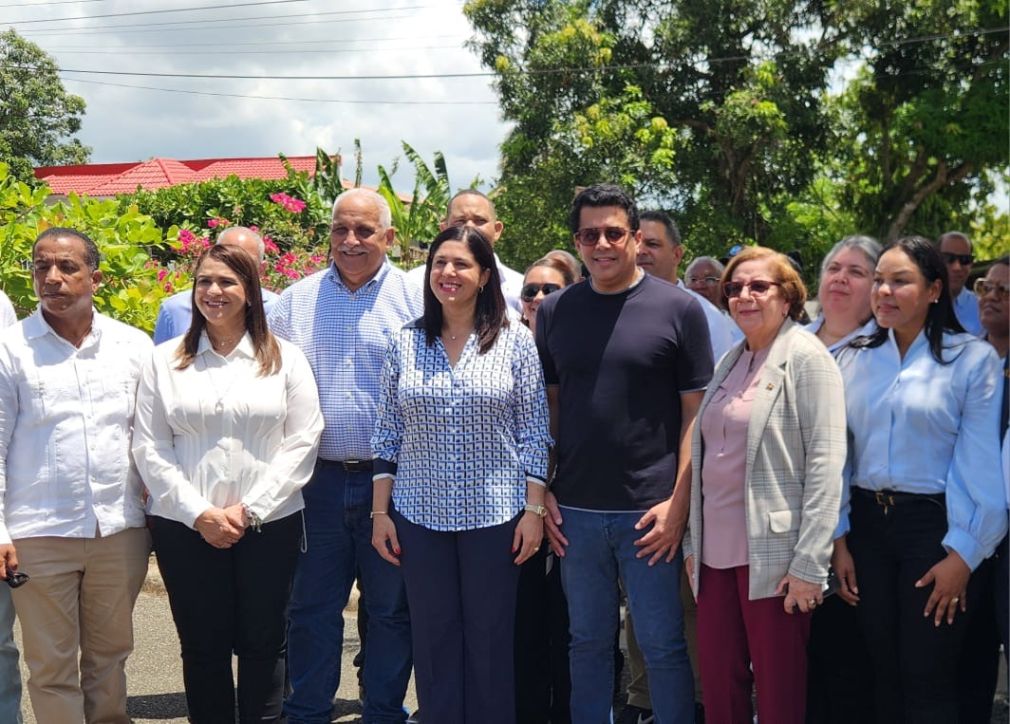 El ministro David Collado compartió la información durante el inicio de la obra de reconstrucción de la isleta en el municipio de Salcedo, donde destacó los atractivos turísticos de la provincia y dijo que se trabaja para lanzarla como Marca Ciudad.