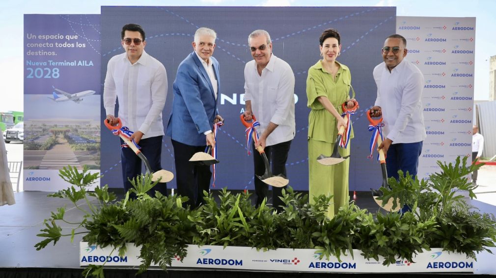 Igualmente, en el Aeropuerto Internacional Las Américas, José Francisco Peña Gómez (AILA), fue inaugurada la nueva terminal courier para manejo de mercancía comprada por internet, que laborará las 24 horas los 7 días de la semana.
