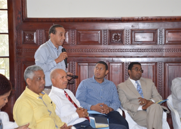 Juan Luis Pimentel se direge a los participantes en el Foro Hablemos de Reforma Municipal en Santiago de los Caballeros.