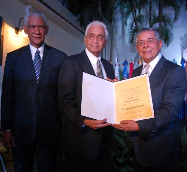 Ayuntamiento reconoce a destacados profesionales del Derecho