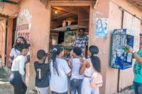Niños participantes de la exposición fotográfica Reflejos: Ecos de Vida.