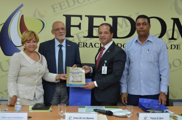 Director programas especiales presidencia destaca apoyo  Fedomu Plan Alfabetización