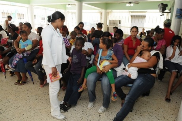 Pacientes se vuelcan a hospitales tras finalizar paro médico