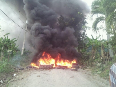 Comunidades Salcedo protestan por “incumplimiento” de autoridades: 