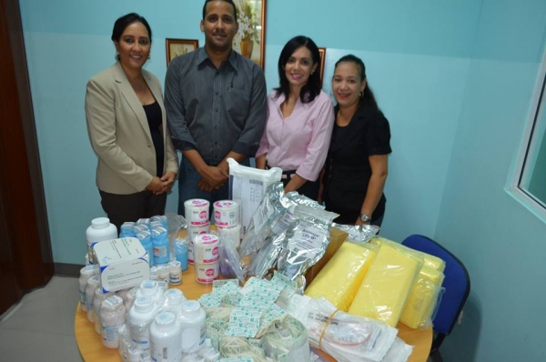 Odalis Vega dona decenas de medicamentos a rehabilitación: 
