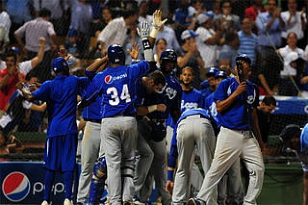 El Licey vuelve a vencer al Escogido cae ante