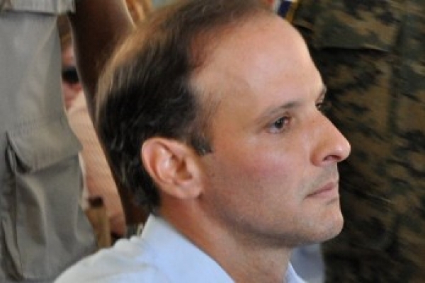 el empresario Calos Lama Séliman, escucha el dictamen del tribunal, que lo condenó al pago millonario por estafa
