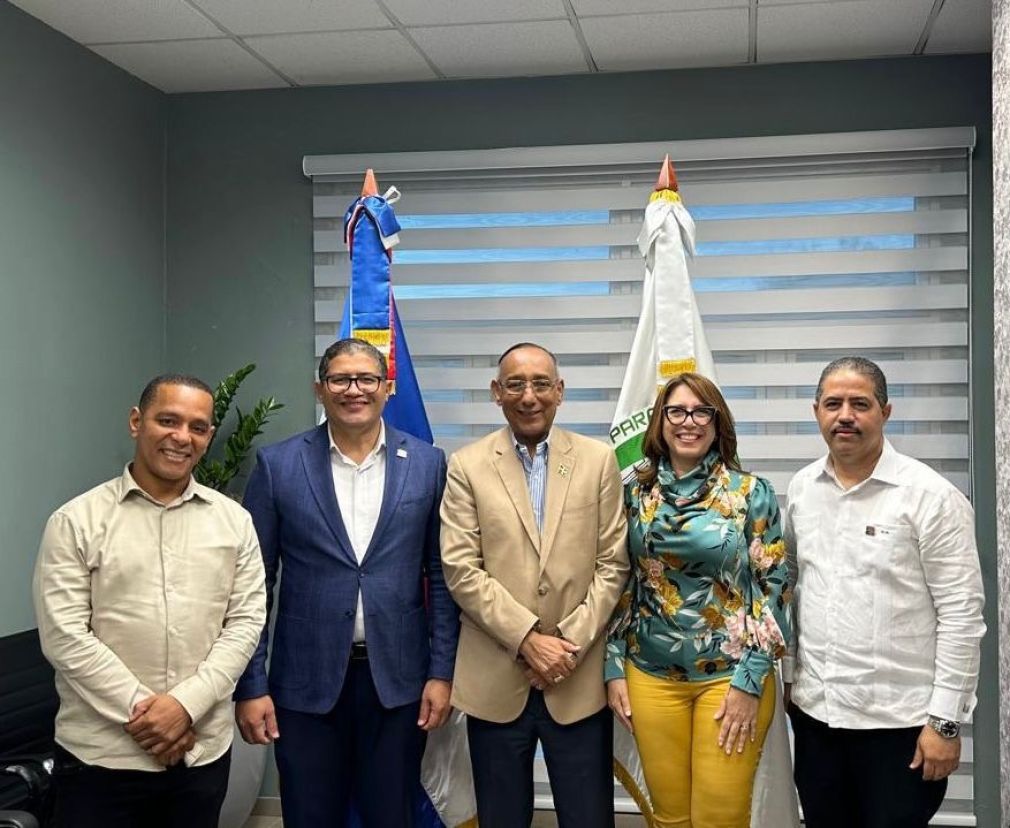 En el marco de la extensión de la Línea 1 del Metro desde la estación Mamá Tingó hacia Punta de Villa Mella, el director ejecutivo de la Opret se reunió con el presidente del Consejo Empresarial de Santo Domingo Norte (CESDN).
