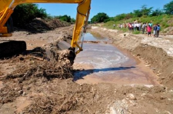 Denuncian obstrucción canal Isura pone en riesgo producción agrícola