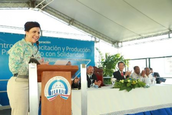 Vicepresidenta entrega centro de capacitación La Romana 