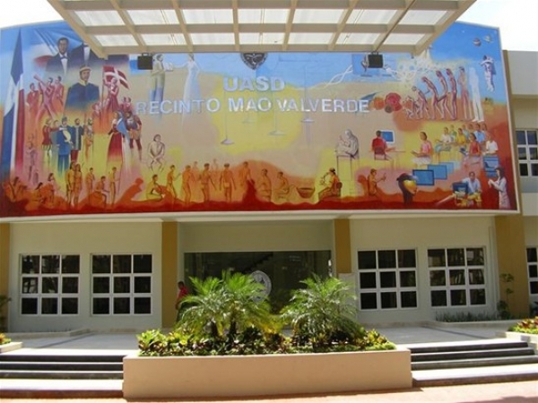 Gestionan más raciones alimenticias para estudiantes del CURNO-UASD