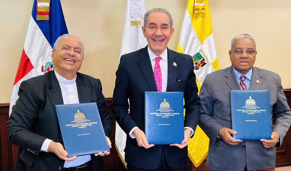 El acuerdo fue rubricado por los titulares de las tres instituciones, Ramón Benito Ángeles Fernández, Franklin García Fermín y Francisco Vegazo Ramírez.