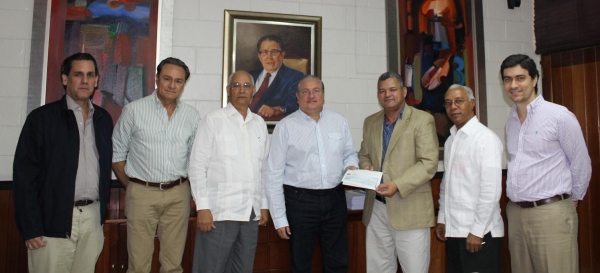 Aquiles Bermúdez, Alberto Yunén, Salvador Estévez, Miguel A. Lama, Máximo Jerez y Oscar Cañizares.