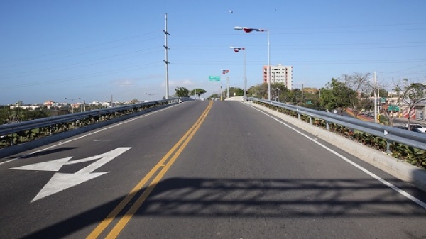 Medina inaugura elevado en avenida Ecológica