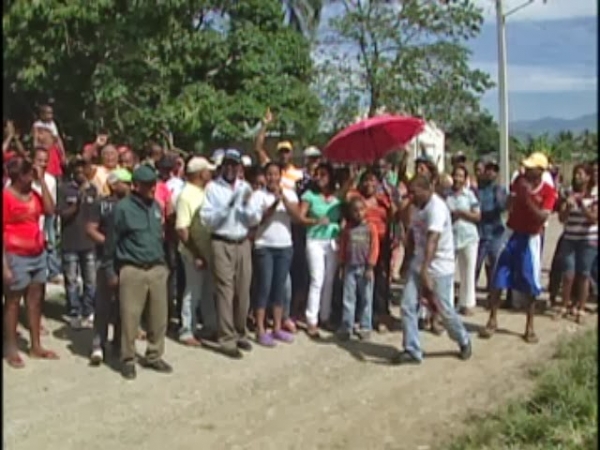 Comunitario de Barranca dicen gobierno y funcionarios se han olvidado de ellos