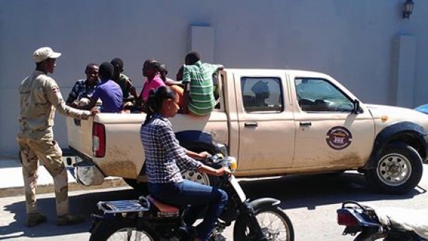 Cesfront devuelve decenas de haitianos deambulaban