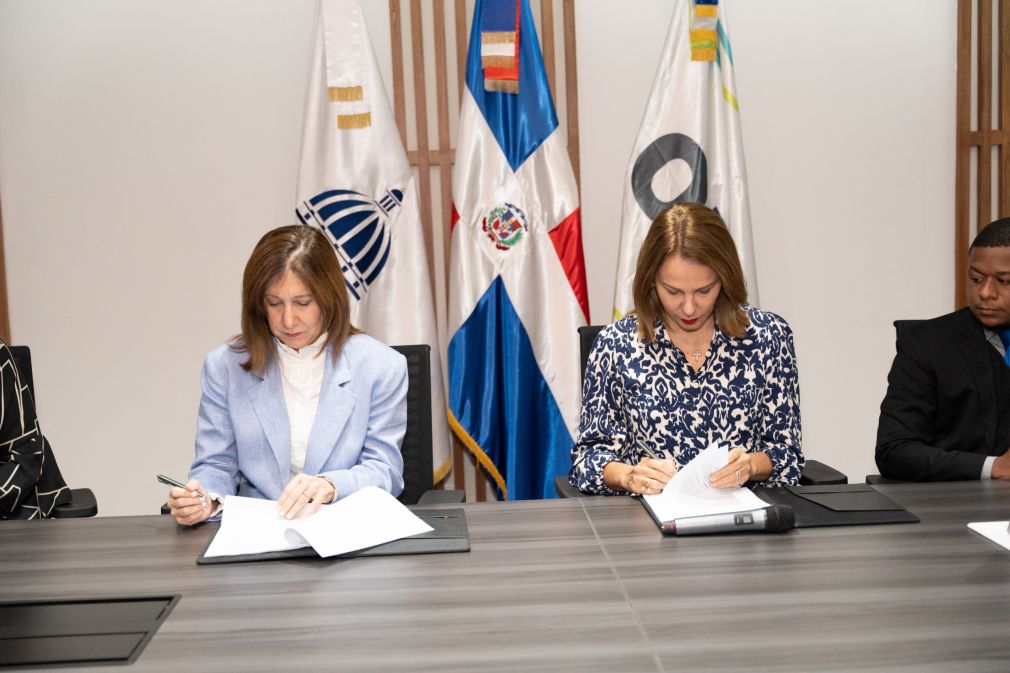 La firma del citado acuerdo tuvo lugar en la sede del Ministerio por parte de la ministra de Cultura, Milagros Germán, y Catalina Andújar, representante de la OEI en la República Dominicana, quienes expresaron gran satisfacción por la consecución del mismo.