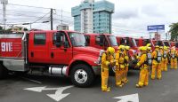 Miembros del cuerpo de bomberos de la ciudad Santo Domingo.