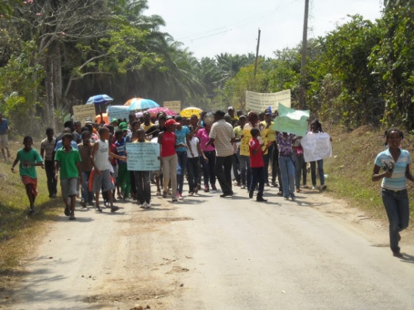 Residentes en Yamasá, Monte Plata exigen calles y caminos vecinales: 