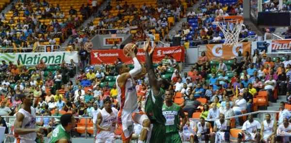 Metros derrotan a los Cocolos 90-83