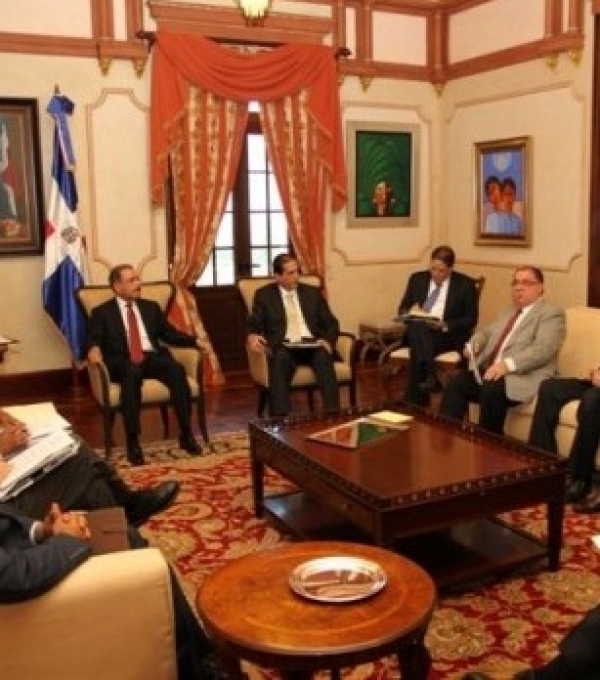 Medina recibe propuesta de Reforma Policial