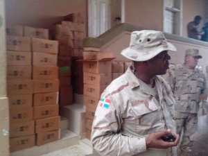 Cesfront ocupa 350 de cajas de ron mercado fronterizo procedente de Haití 