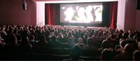 El final con el boleto Brindo por ti, original de Víctor Víctor, interpretado magistralmente por Lope Balaguer es uno de los cierres más emotivos que hemos disfrutado de un documental dominicano en los últimos años.